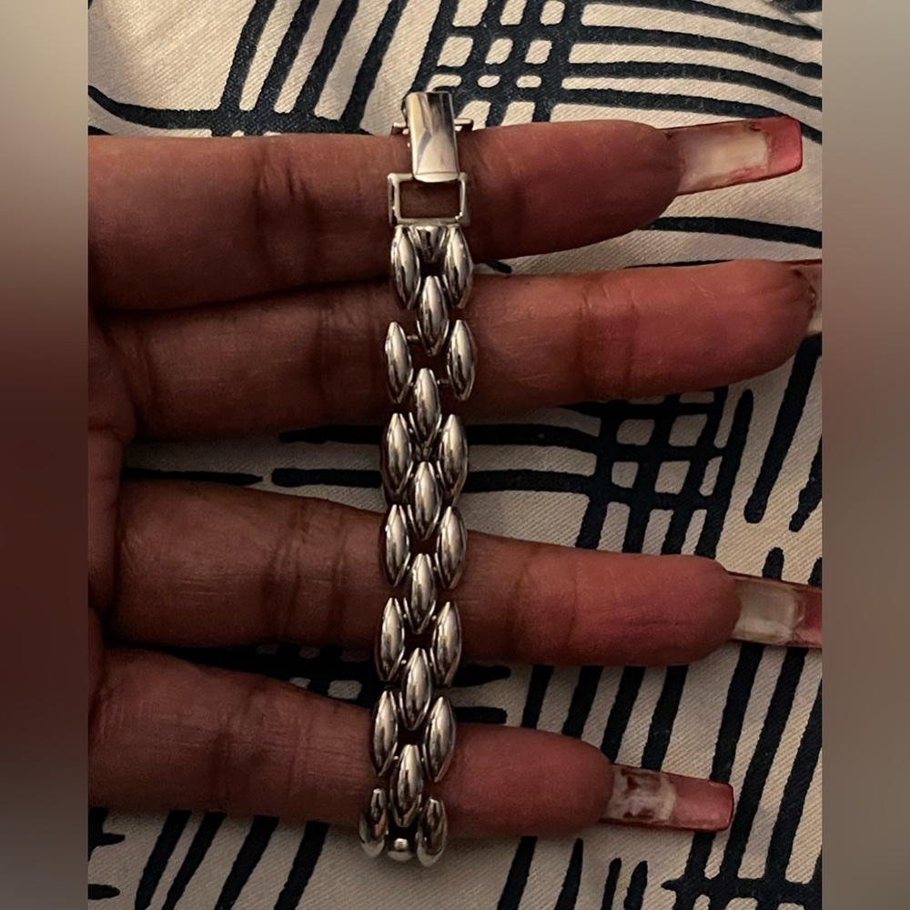Beautiful chunky silver panther link bracelet sz 7.5